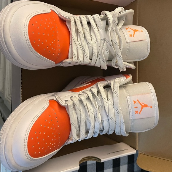 Jordan 1 - Picture 2 of 2